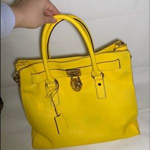 REPOST - Michael Kors Hamilton Bag